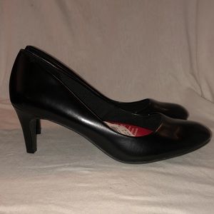 NWT Dexflex Comfort Black Women’s size 9 High Heel